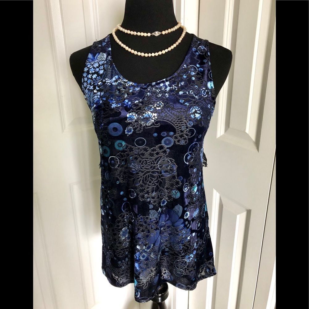 Beautiful tank by Modern Attraction in small